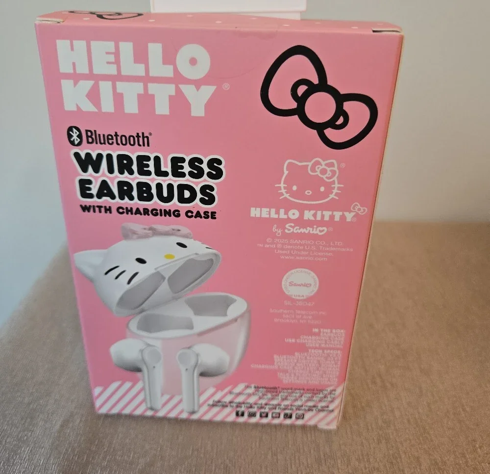 Hello Kitty Bluetooth Wireless Earbuds – Charging Case & Built‑In Mic